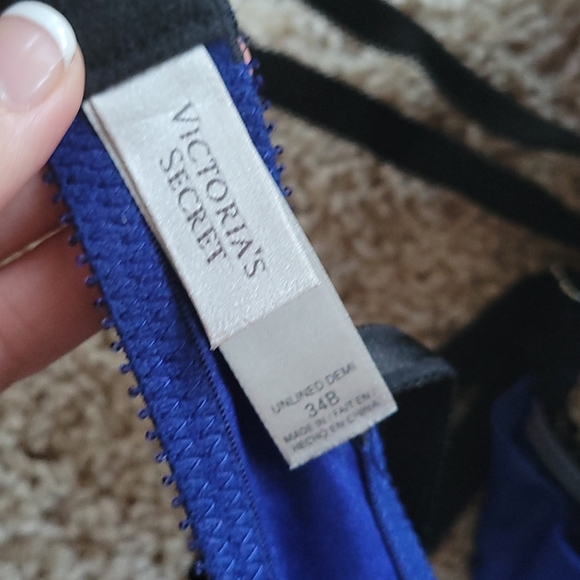 NWOT VS unlined demi bra 34B - Picture 7 of 7